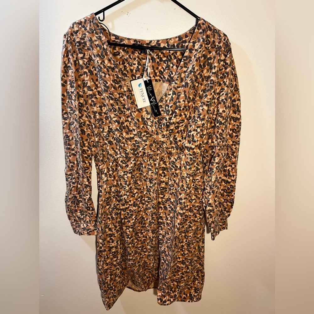 Francesca’s speckled long sleeve dress